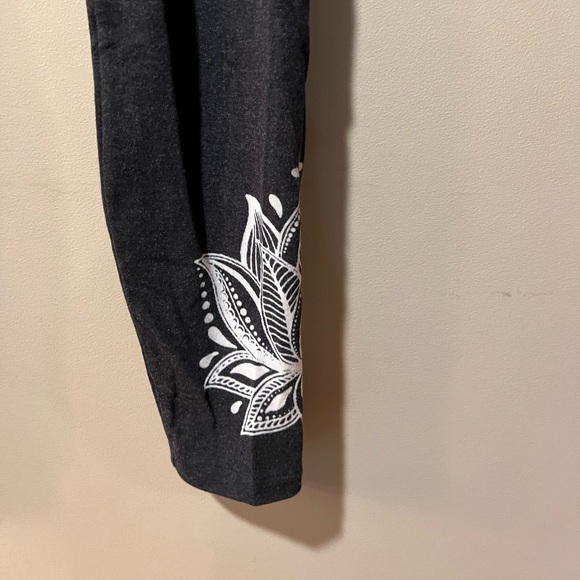 Grey Leggings w/White Lotus Flower Graphic at Ankle - Picture 5 of 13